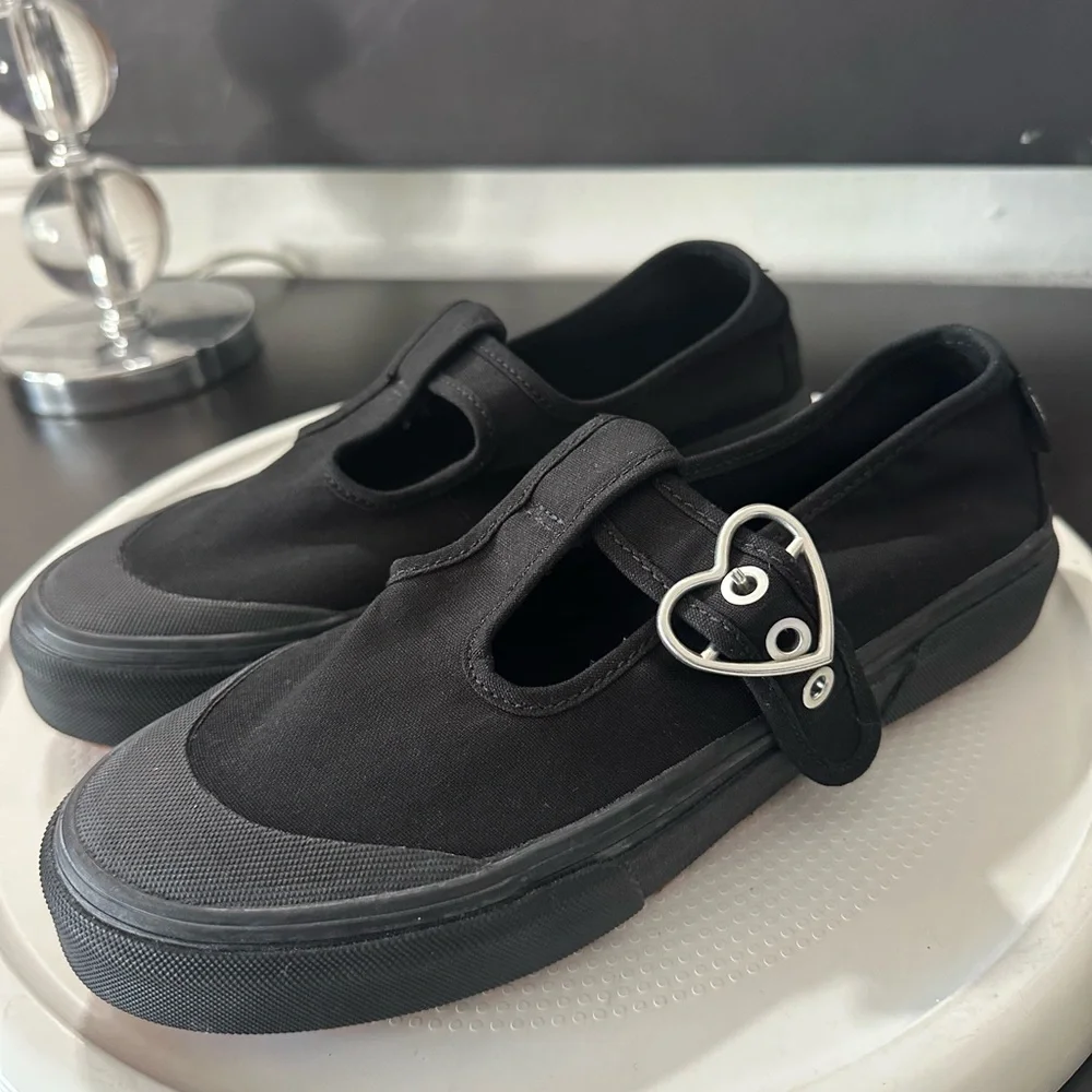 🆕Vans Canvas Heart Buckle Mary Janes - Picture 3 of 14